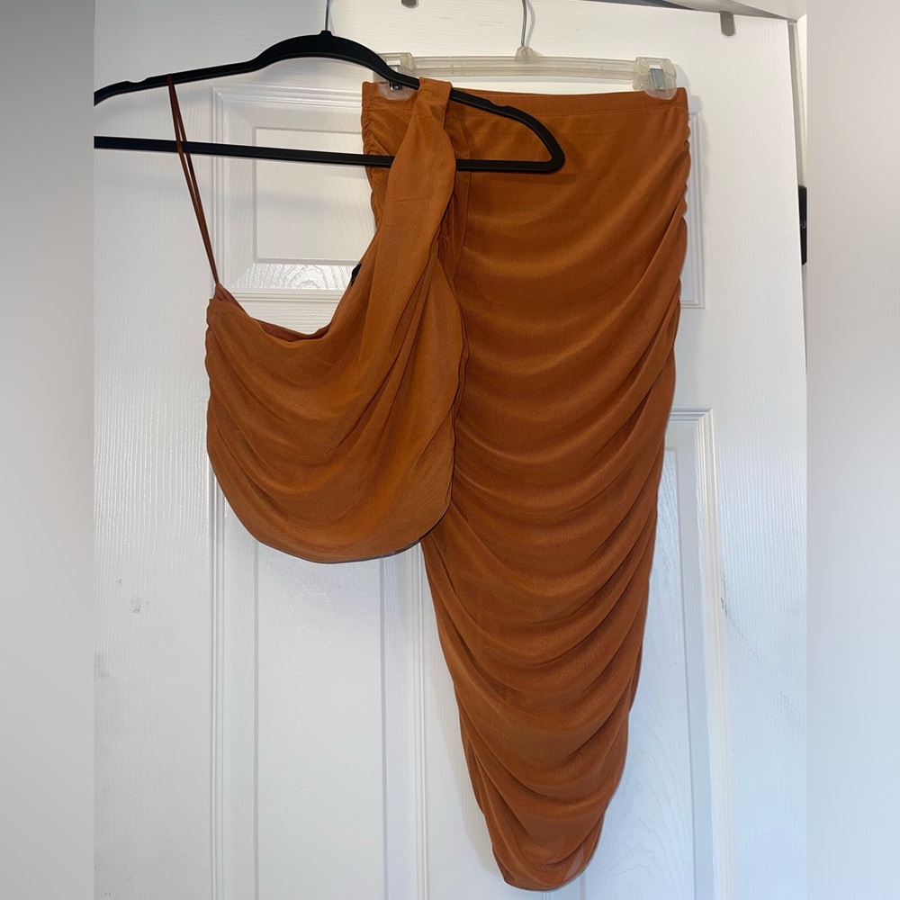 House of Harlow 1960 two piece set crop top and midi skirt